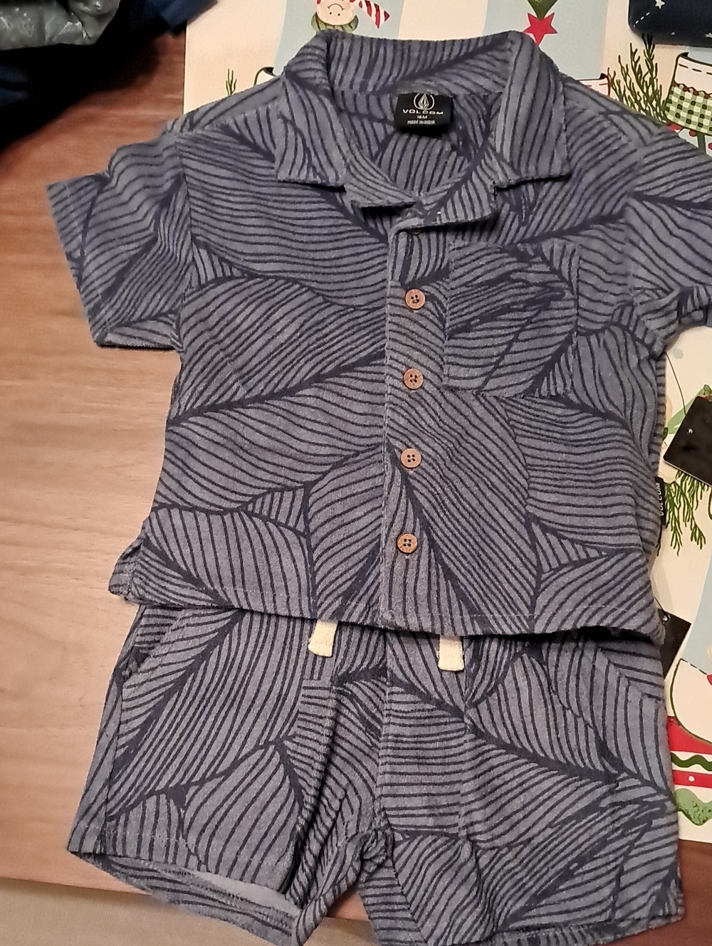 NWT Volcom Blue Leaf-Print Shorts Set
